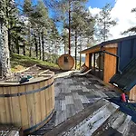 Secluded Romantic - Hot Tub & Barrel Sauna Hétvégi ház *
