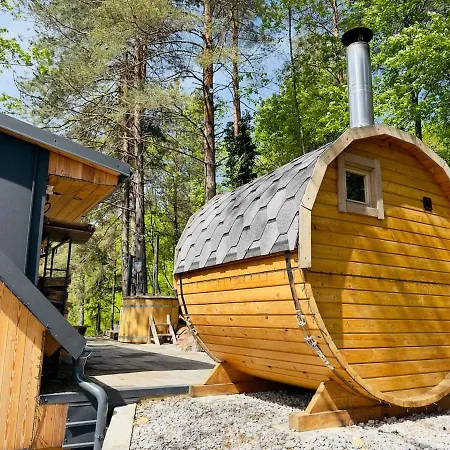 Secluded Romantic - Hot Tub & Barrel Sauna Temenica