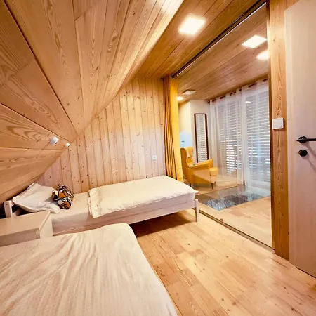 בית כפרי Secluded Romantic - Hot Tub & Barrel Sauna