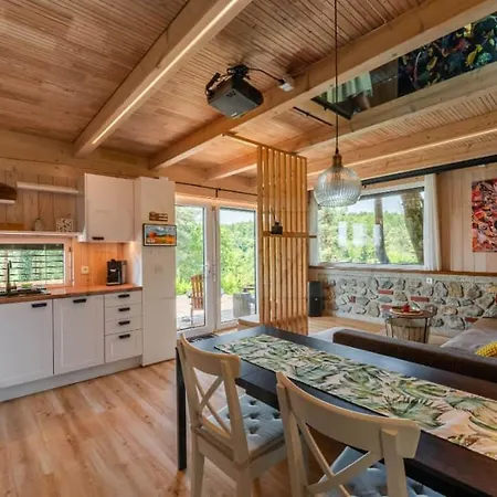 Secluded Romantic - Hot Tub & Barrel Sauna בית כפרי *